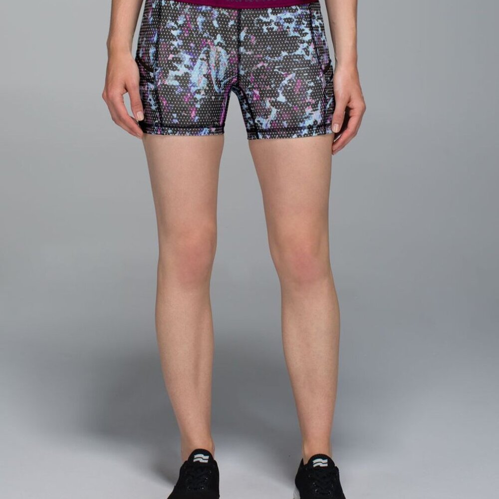 Lululemon What the Sport Short Floral Sport Tranquil Blue Multi Size 6